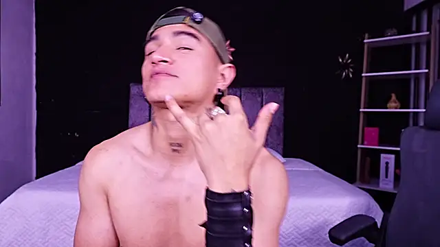 LiamDeep Adlı Modelin Canlı XXX Sohbeti