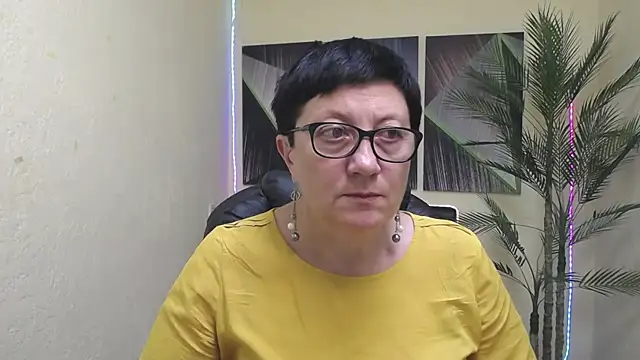 EmilyL0ve – Naživo XXX chat