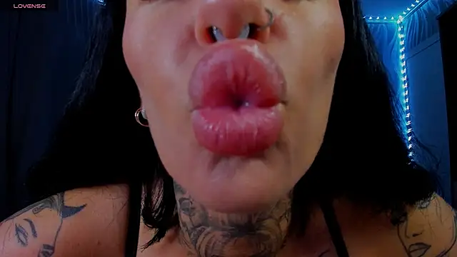 دردشة angel_devil_forever الجنسية المباشرة