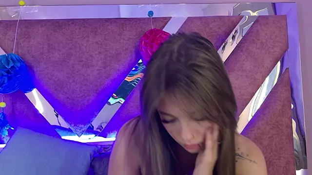 AmmyJones_'s Live XXX Chat