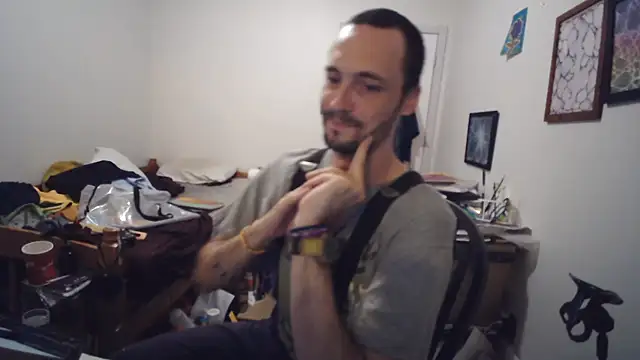 JohnnyMoves élő XXX-chatje
