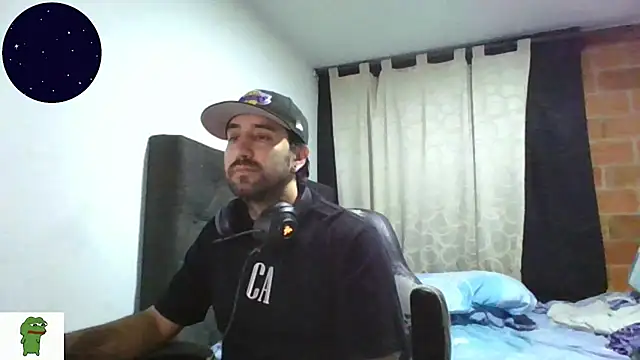 coolfriki's Live XXX Chat
