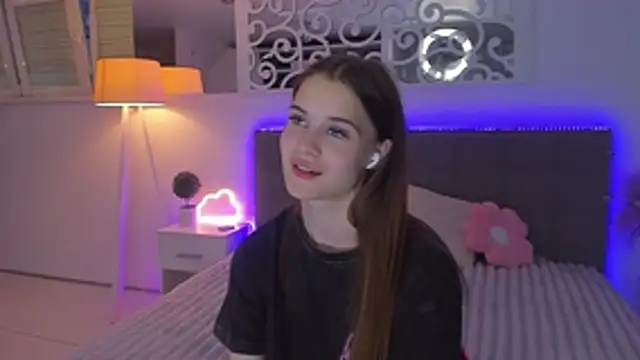 LuisaClover 라이브 XXX 채팅