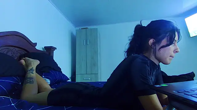 bellatrix25 Adlı Modelin Canlı XXX Sohbeti