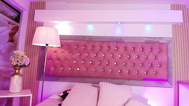 Andy_Leex Adlı Modelin Canlı XXX Sohbeti