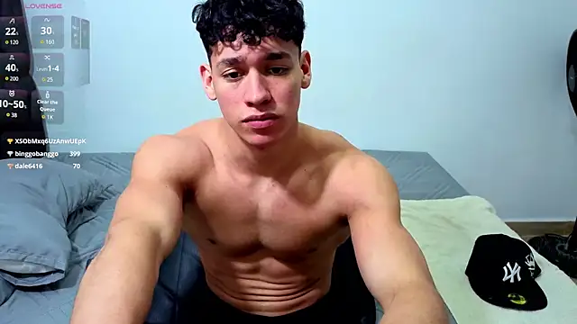 Show modela Luke_Muscle na web-kameri