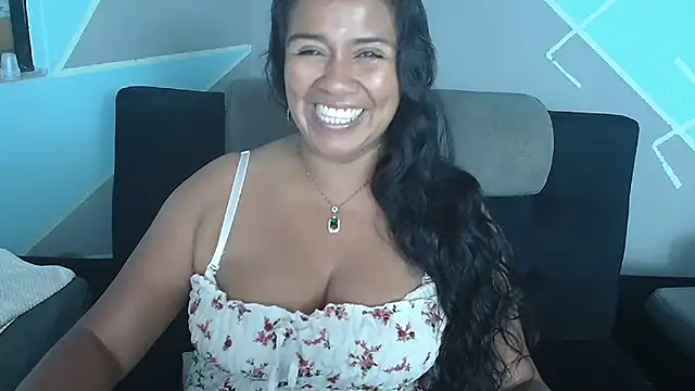 Chat +18 de saggil23 ao vivo