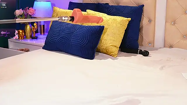 caroline_adams_'s Live XXX Chat