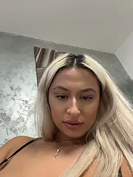 แชท XXX สดของ Kylie_One
