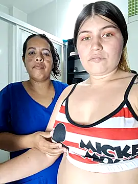 Czat XXX na żywo – royalgirls_x