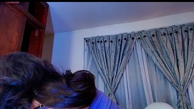 Chat XXX en directo de Luvienne