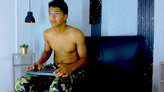 MaxWyatt_'s Live XXX Chat