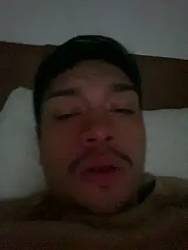 Chat +18 de GostosoRS25 ao vivo
