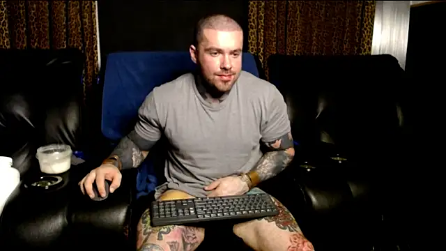 Chatroom XXX en direct de nathaniel_13