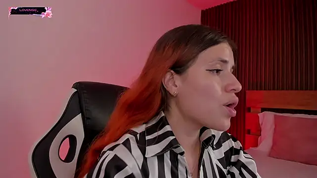 alliss_ginger_ Adlı Modelin Canlı XXX Sohbeti