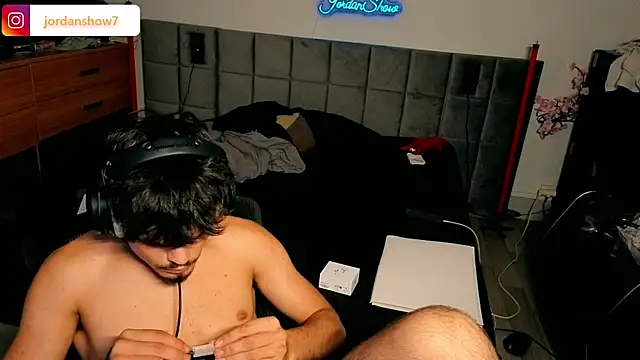 JordanShow live XXX chat