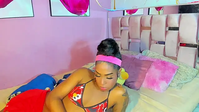 HUGE_BLACKCOCK élő XXX-chatje