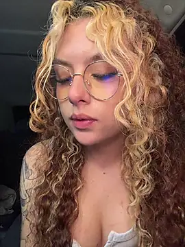 Joyce-fire Live XXX-Chat