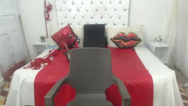 Sweetbigcatt 现场XXX聊天