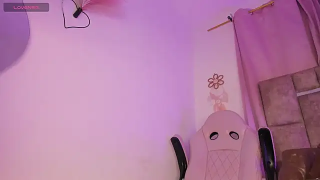 Czat XXX na żywo – Mia_royal