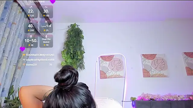 Quiinn_bx Chat XXX in diretta