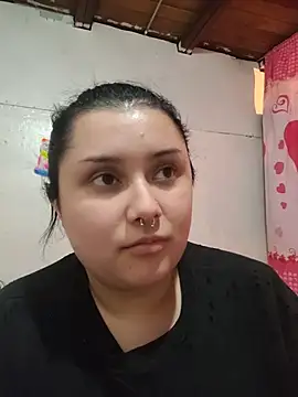 CurvyNoir Adlı Modelin Canlı XXX Sohbeti