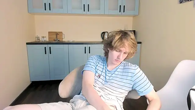 Chat +18 de FinnBev ao vivo