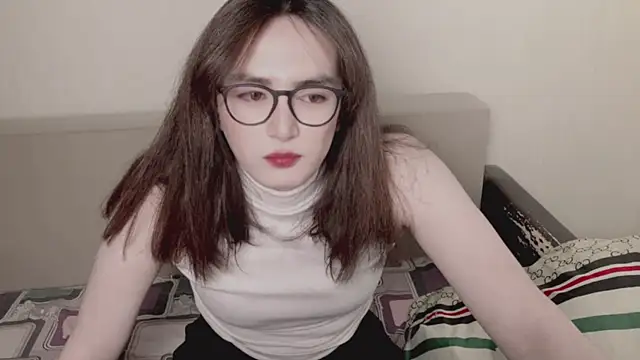 دردشة MinniMaksy الجنسية المباشرة