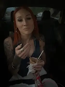 Chat +18 de ThornsandHoney ao vivo
