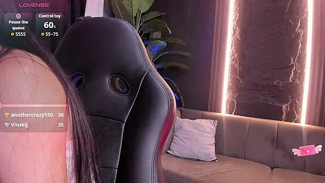 Aili_queen élő XXX-chatje
