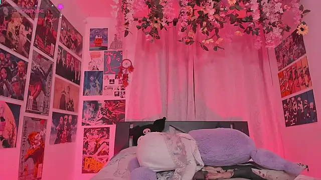 MissCurvyTop Live XXX Chat