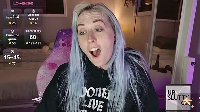 ursluttygf's Live XXX Chat