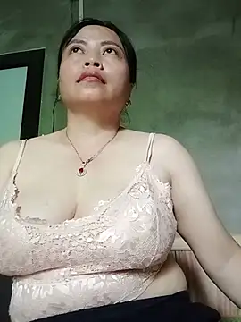 XXX chat uživo modela Lee_bee1