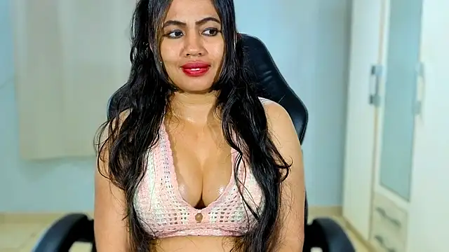 צ'אט XXX בשידור חי של FannyXhot