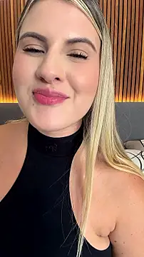 EmiilyAdams_ Adlı Modelin Canlı XXX Sohbeti