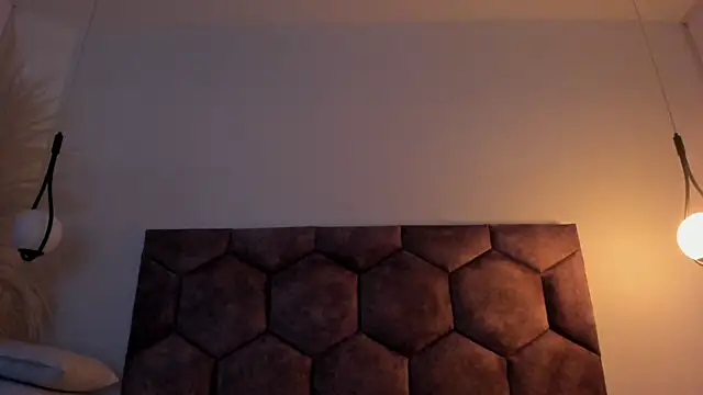 kyliee_moore_'s Live XXX Chat