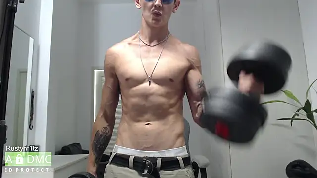 Chat XXX ao vivo de Rustynf1tz_