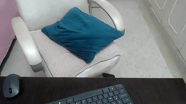 leonela_69 Live XXX-chat