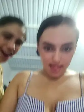 XXX chat uživo modela ElizabethAndEliana