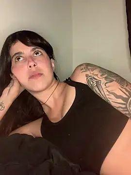 ninapellegrini17 即時 XXX 聊天