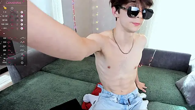 Aaron_Boom Adlı Modelin Canlı XXX Sohbeti