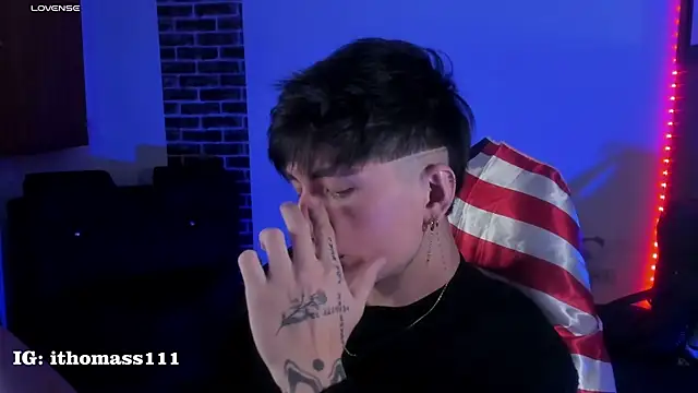 Thomass_clark 现场XXX聊天