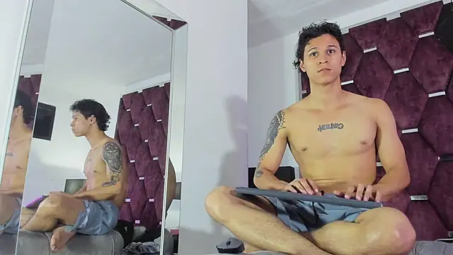 TonyBenedetti Adlı Modelin Canlı XXX Sohbeti