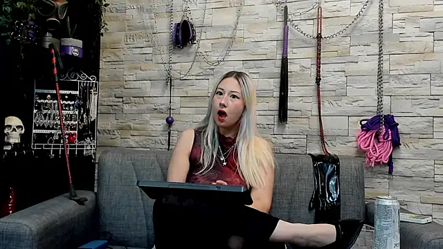 Chat XXX ao vivo de Miss_Kaz