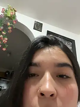 La_pelinegraa Adlı Modelin Canlı XXX Sohbeti