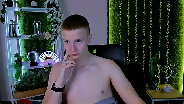Онлайн чат XXX noah_nero