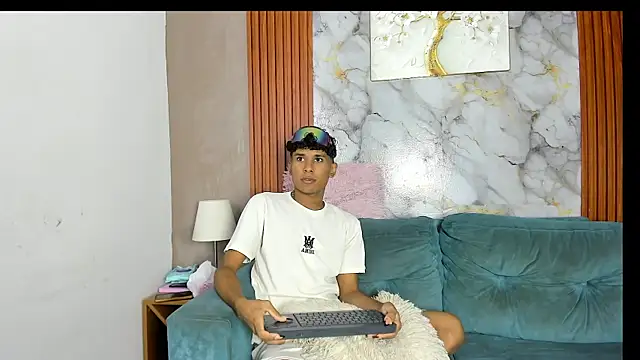 BOUL_GUYS élő XXX-chatje