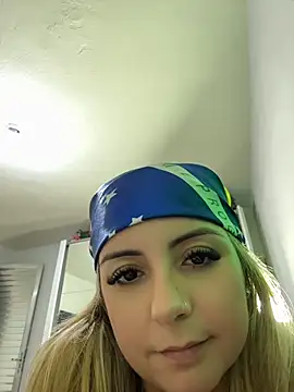 Chat +18 de Victoriacavalliery ao vivo