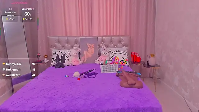 MalibuMileyのライブXXXチャット