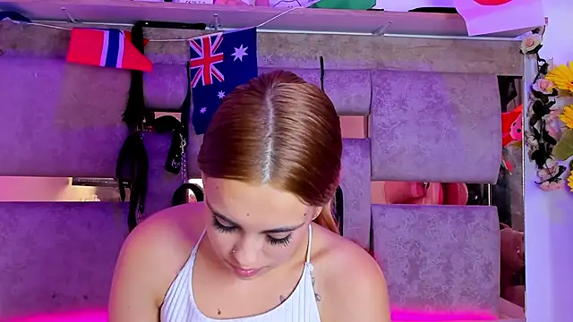 Natasha-Adams' Live XXX Chat